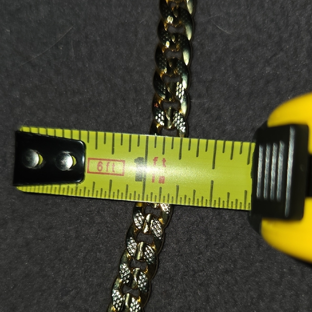 Elegant Gold Chain Necklace - Picture 6 of 16